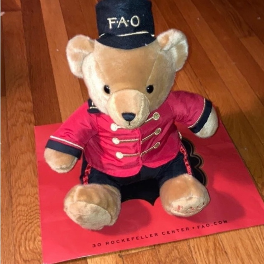 Must Go‼️ NWOT FAO Schwarz Soldier Teddy Bear. Read Description Below